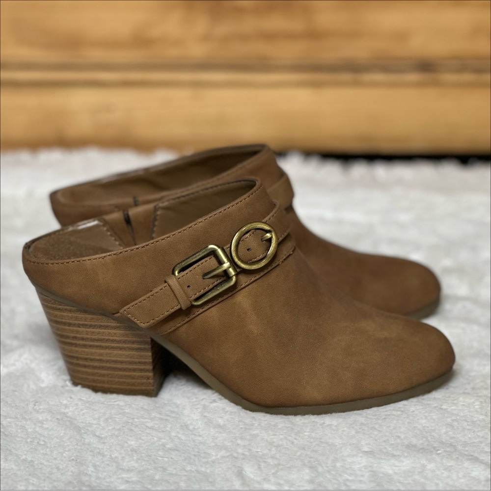 A2 by Aerosoles Heel Rest Velveteen Heeled Clogs Brown Women’s Sz 6.5